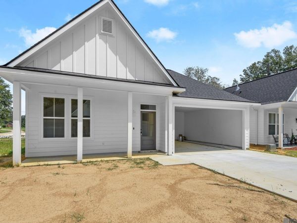 10789 Sage Dr, Walker, LA 70785
