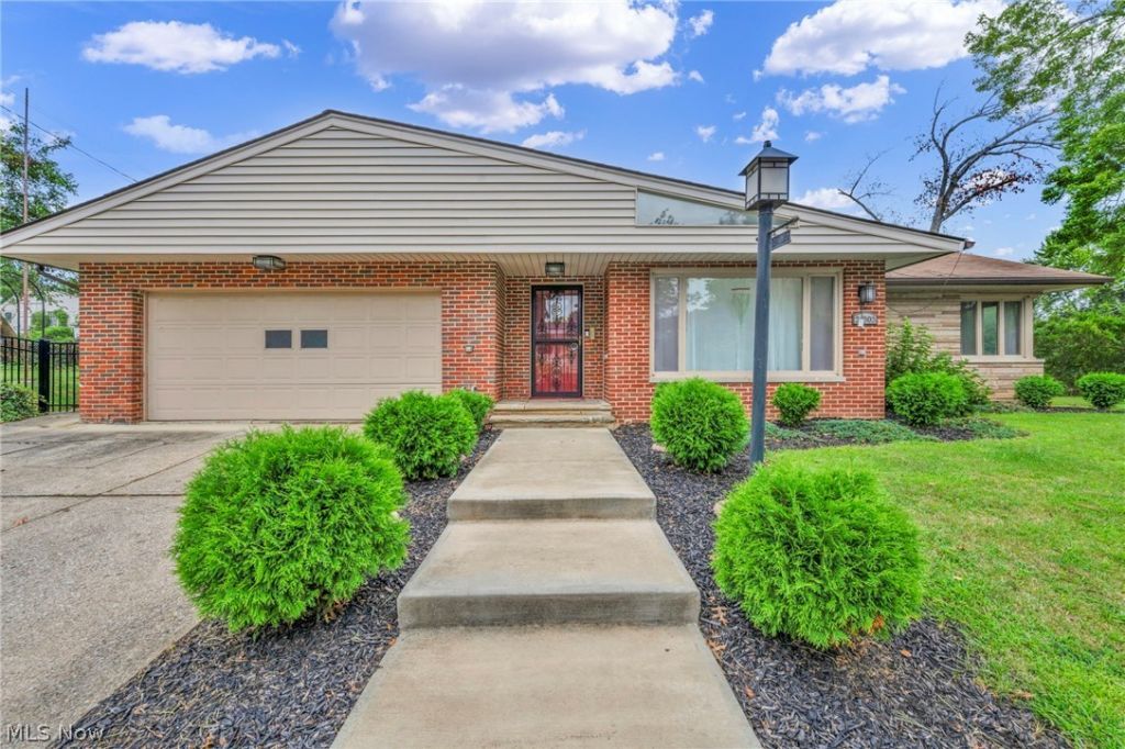 24303 Lake Road, Bay Village, OH 44140 Main Photo