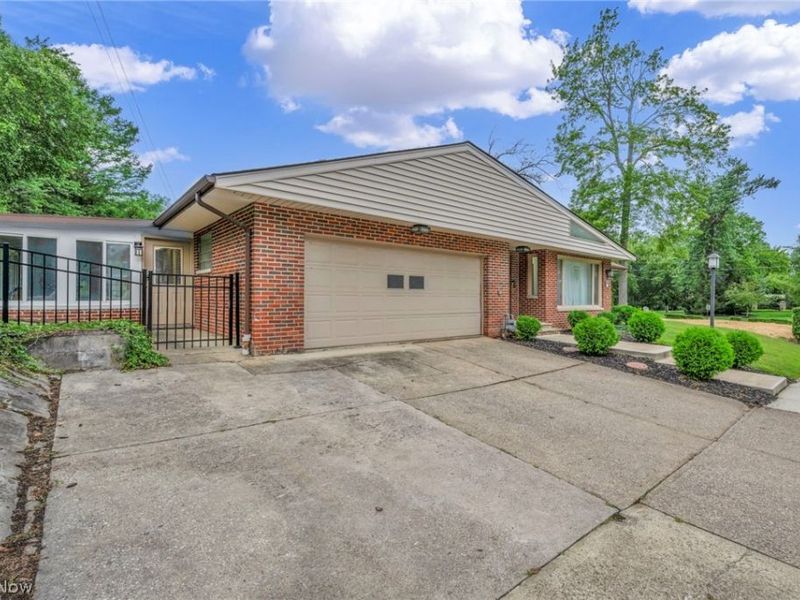 24303 Lake Road, Bay Village, OH 44140 Photo 3