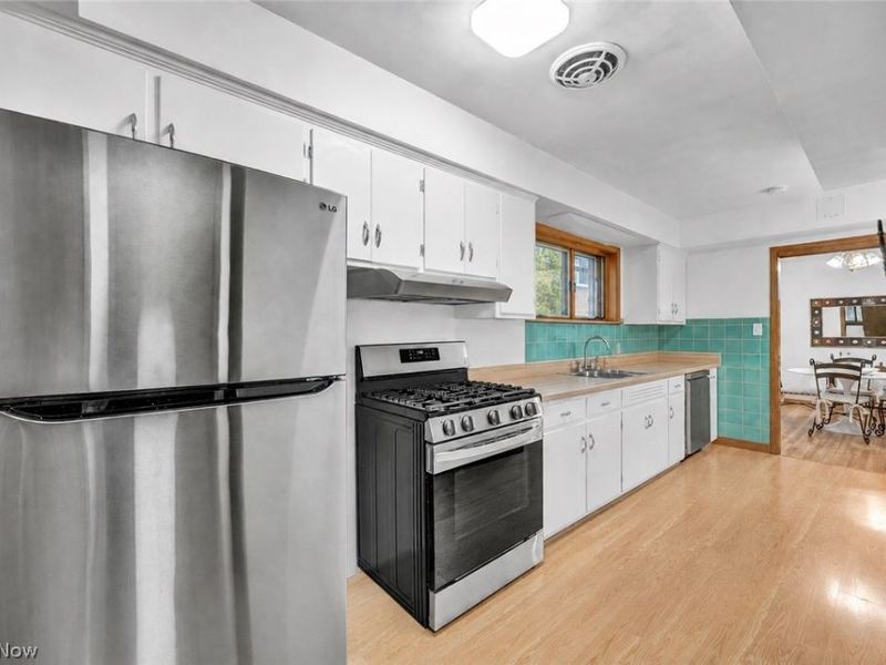 24303 Lake Road, Bay Village, OH 44140 Photo 5