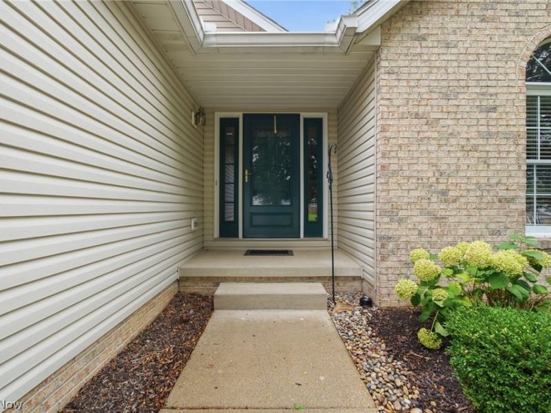 733 Joel Circle, Louisville, OH 44641 Photo 11