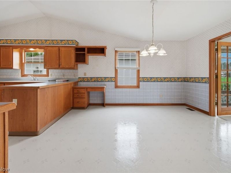 733 Joel Circle, Louisville, OH 44641 Photo 18