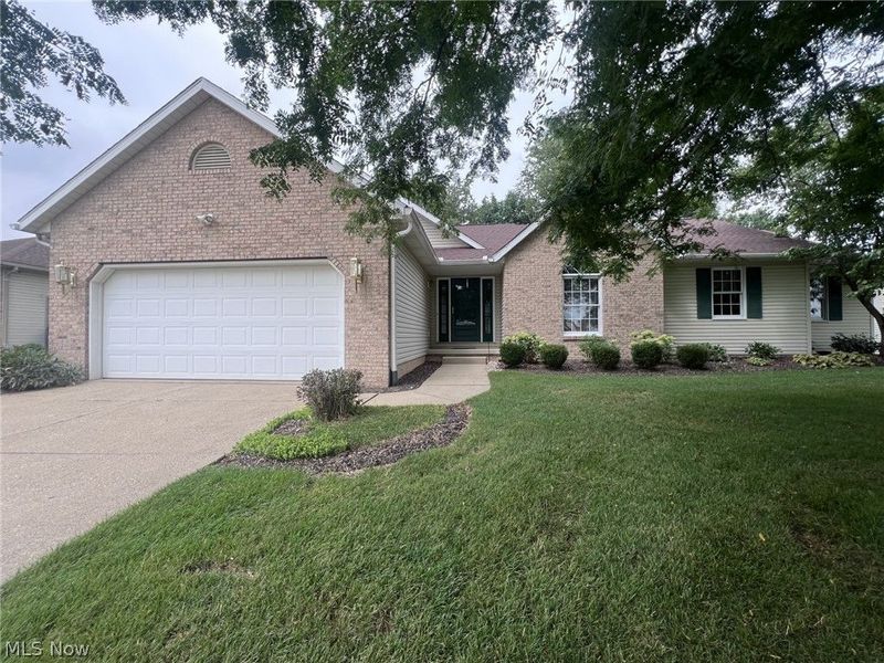 733 Joel Circle, Louisville, OH 44641 Photo 2