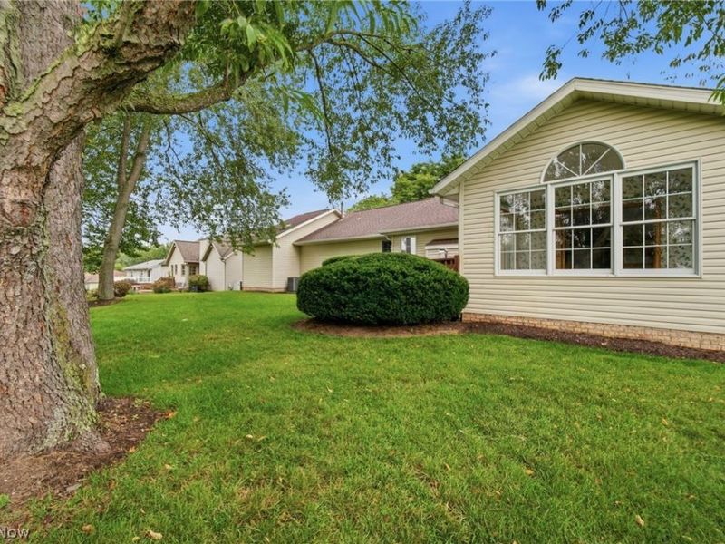 733 Joel Circle, Louisville, OH 44641 Photo 7