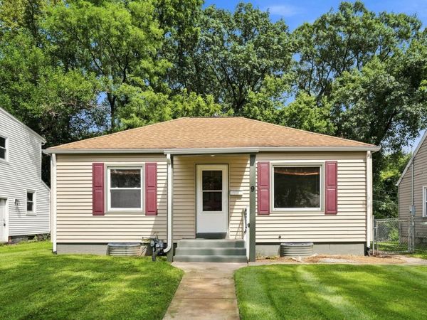 9 Blackhawk Hills Drive , Rock Island, IL 61201