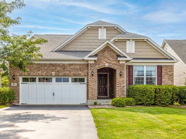 7 Melrose Place , Hawthorn Woods, IL 60047