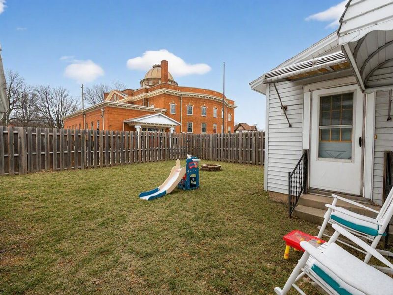 208 N Madriver Street, Bellefontaine, OH 43311 Photo 5