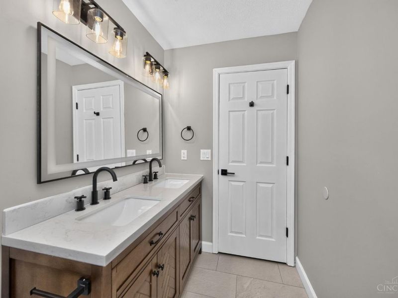 5801 Patrick Henry Drive, Miami Township, OH 45150 Photo 24