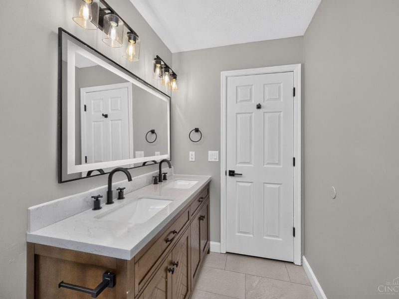 5801 Patrick Henry Drive, Miami Township, OH 45150 Photo 25