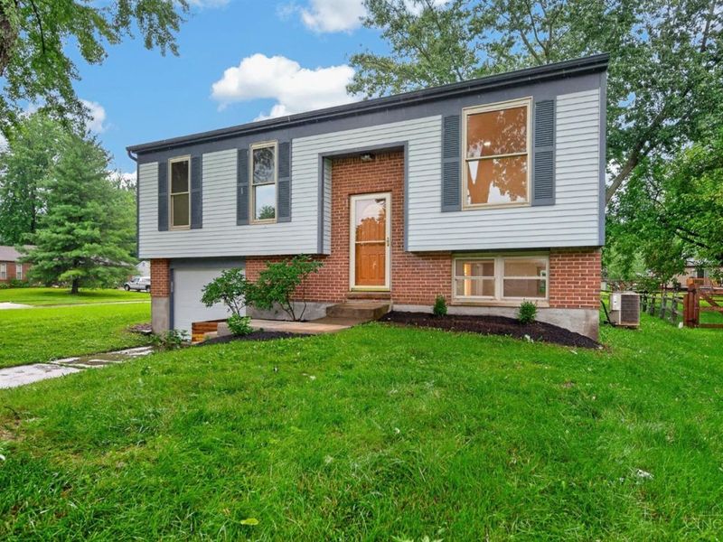 5801 Patrick Henry Drive, Miami Township, OH 45150 Photo 4