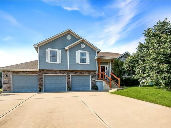 11704 Centennial Street, Peculiar, MO 64078