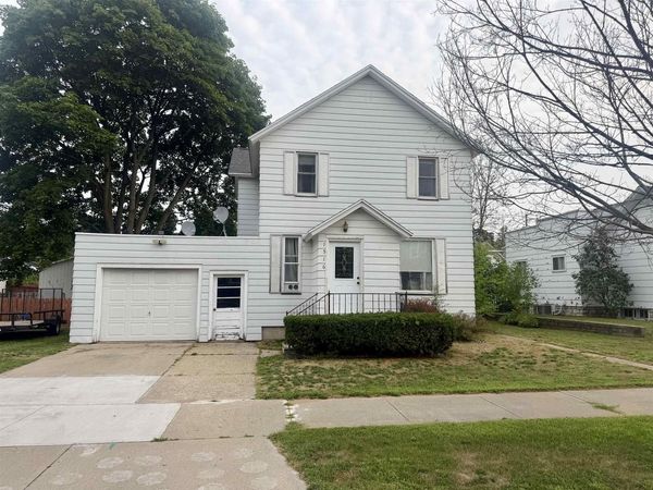 1516 SHERMAN STREET, Marinette, WI 54143