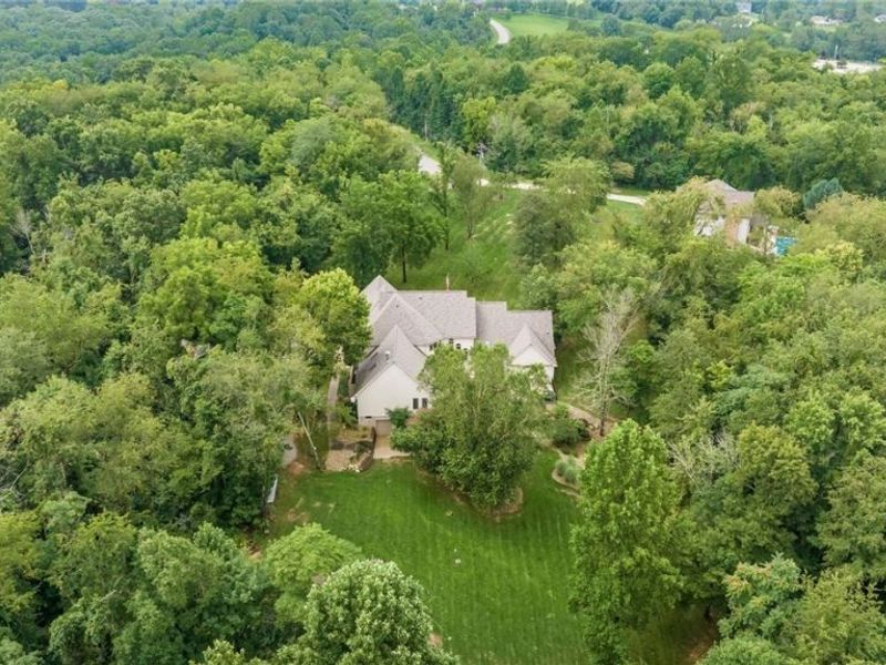 4474 White Tail Court, Nashport, OH 43830 Photo 6