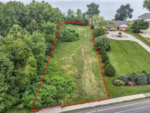 E Lake Road , Sheffield Lake, OH 44054