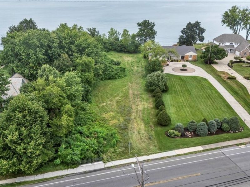 E Lake Road, Sheffield Lake, OH 44054 Photo 10