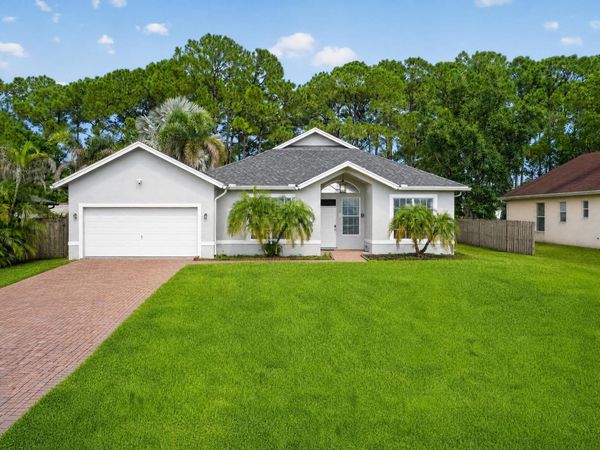 4059 SW Kamsler Street, Port St. Lucie, FL 34953