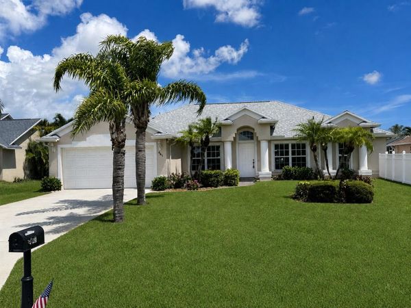 441 SE NOME Drive, Port St. Lucie, FL 34984