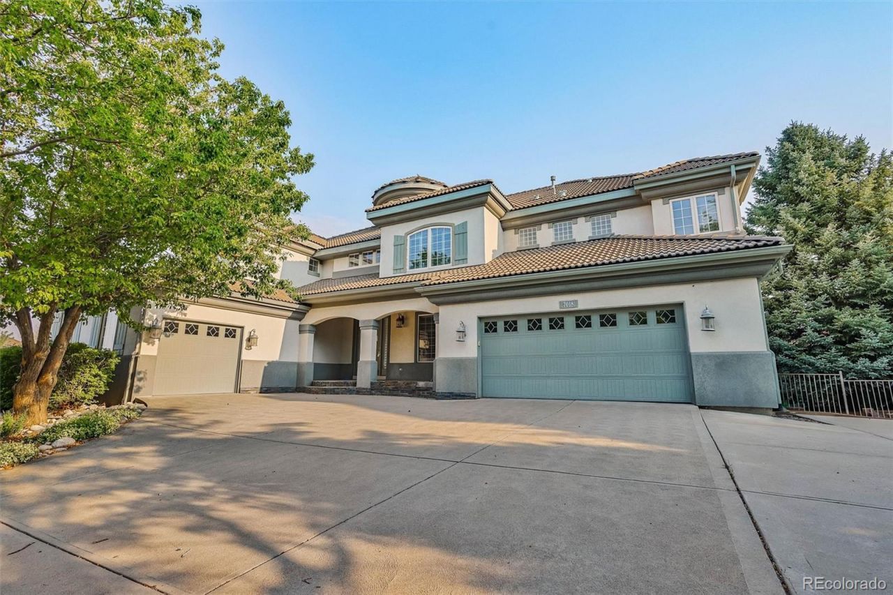 7018 S Netherland Way, Aurora, CO 80016 Main Photo