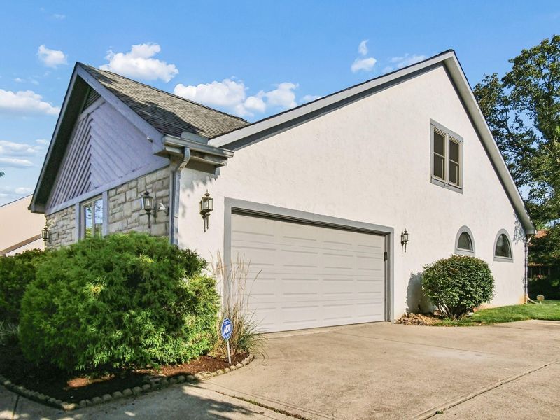 3015 Shoreline Drive, Lewis Center, OH 43035 Photo 5