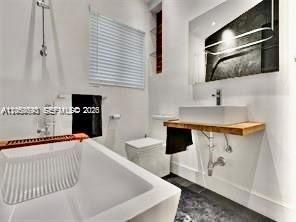 400 NE 86th St , Unit 400, El Portal, FL 33138 Photo