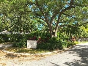 400 NE 86th St , Unit 400, El Portal, FL 33138 Photo