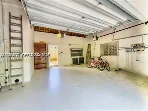 400 NE 86th St , Unit 400, El Portal, FL 33138 Photo