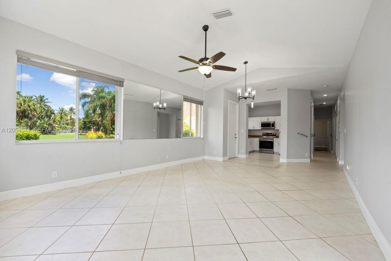 15890 SW 12th St, Pembroke Pines, FL 33027 Photo