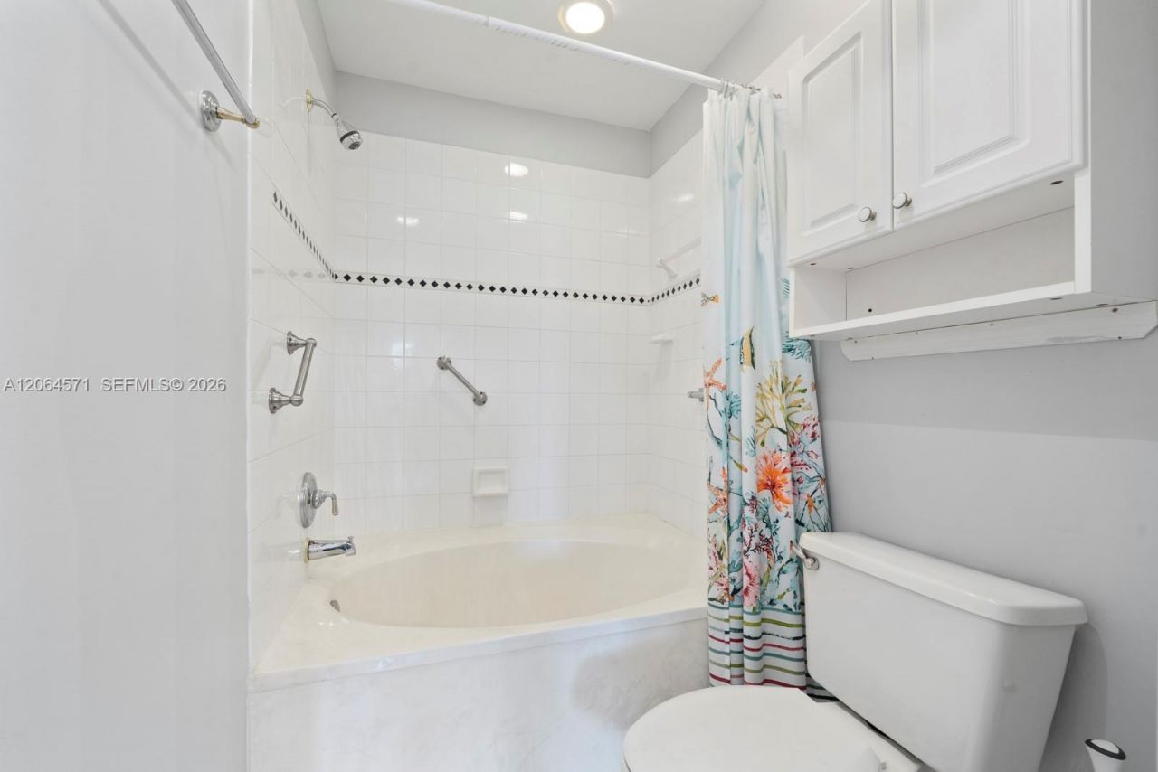 15890 SW 12th St, Pembroke Pines, FL 33027 Photo