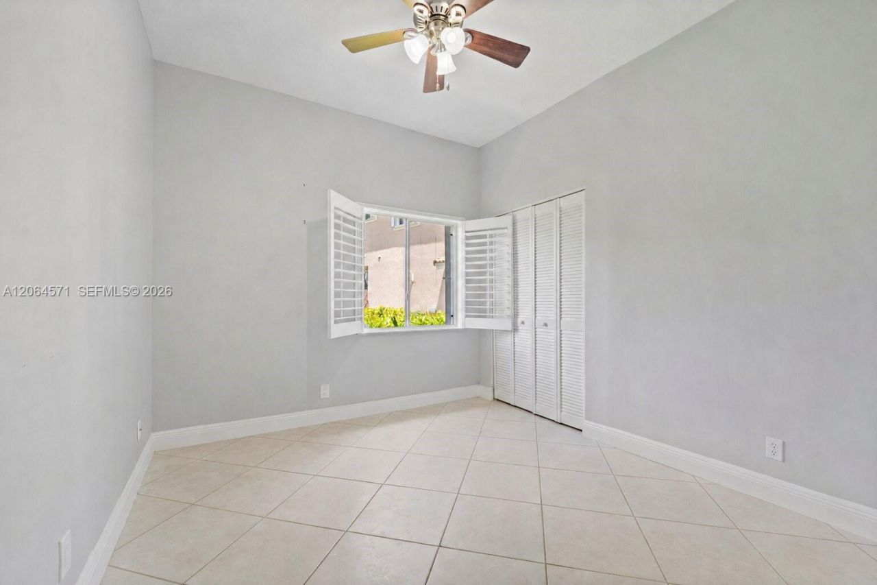 15890 SW 12th St, Pembroke Pines, FL 33027 Photo