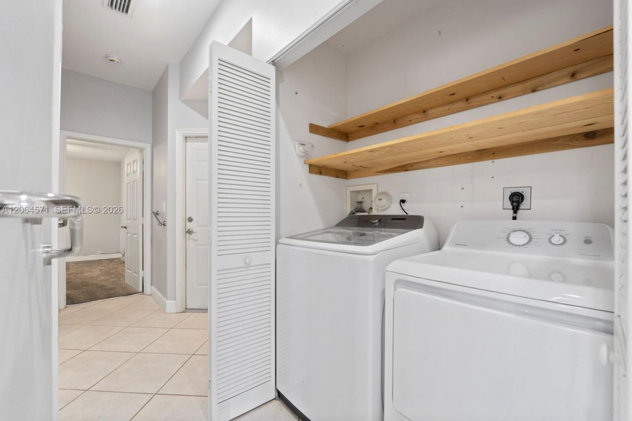 15890 SW 12th St, Pembroke Pines, FL 33027 Photo