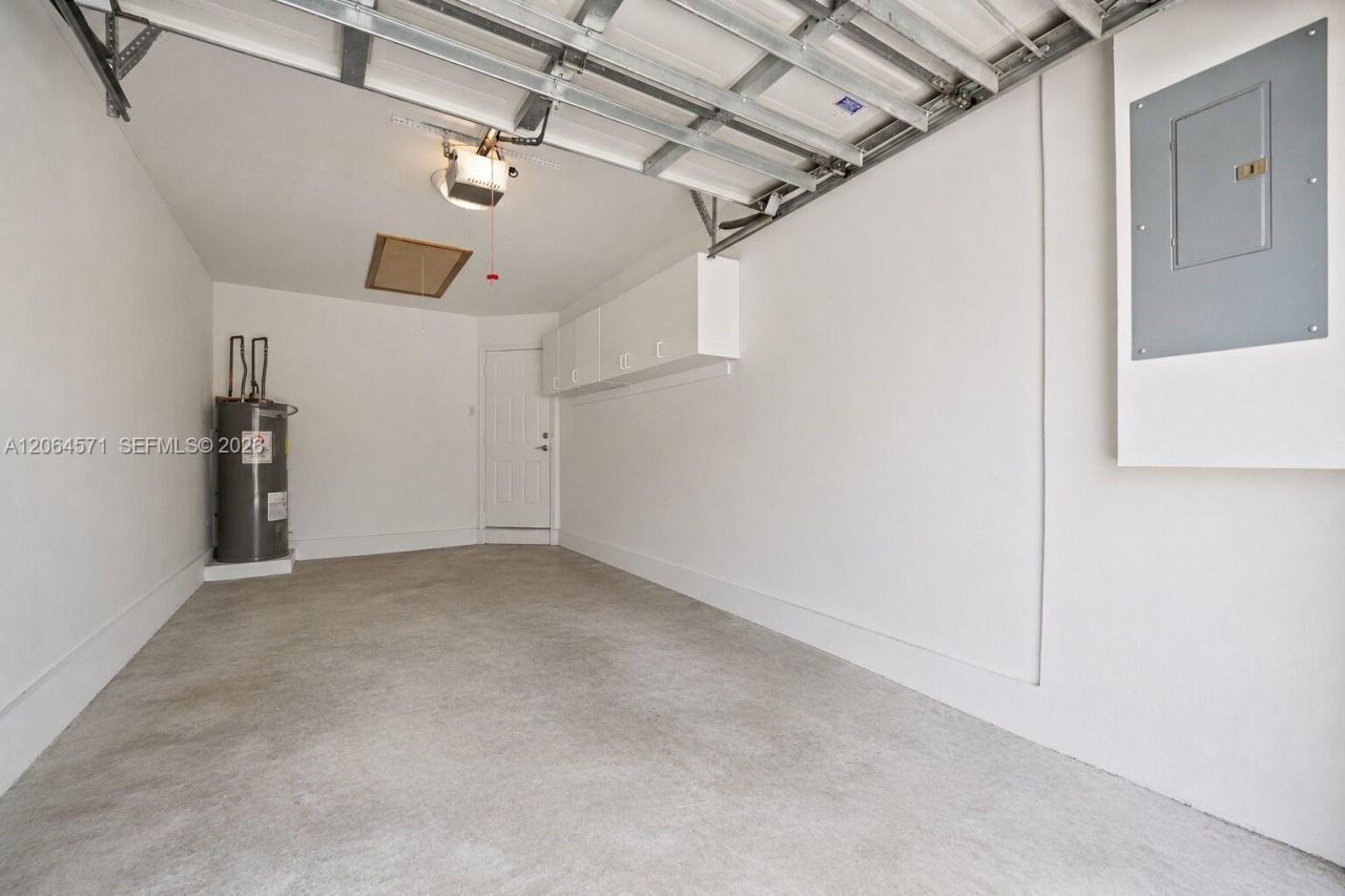15890 SW 12th St, Pembroke Pines, FL 33027 Photo