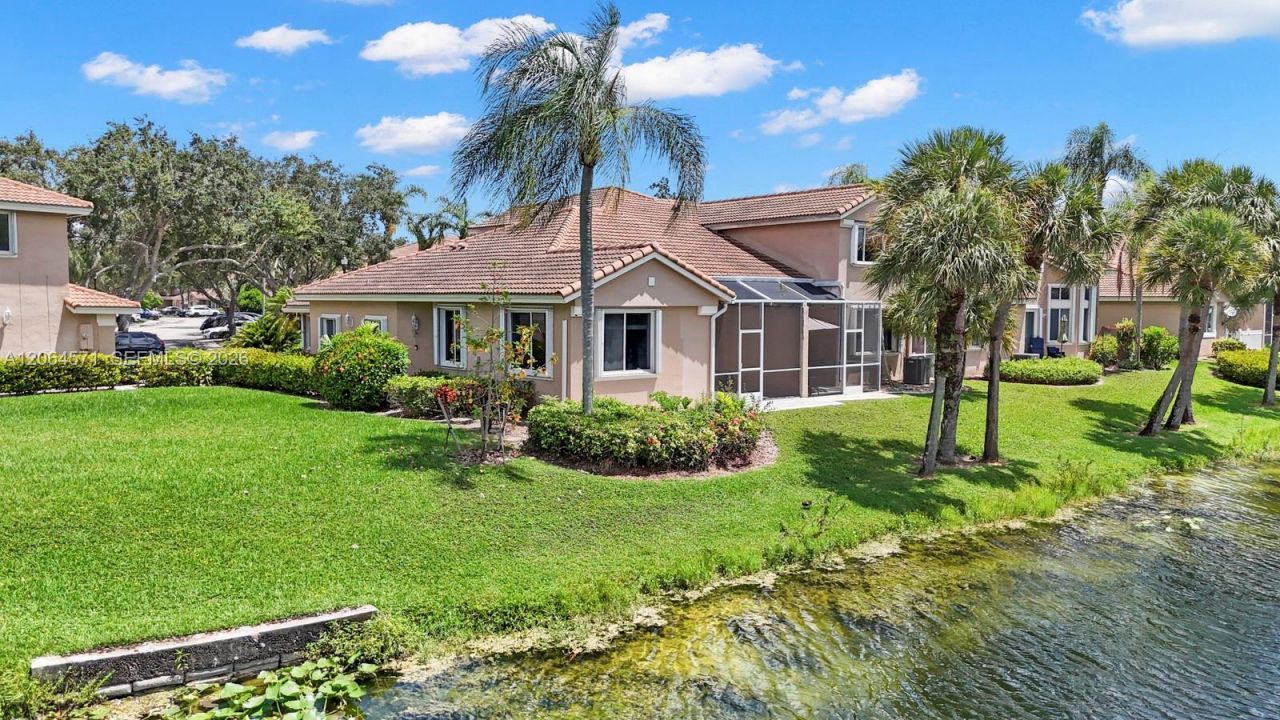 15890 SW 12th St, Pembroke Pines, FL 33027 Photo