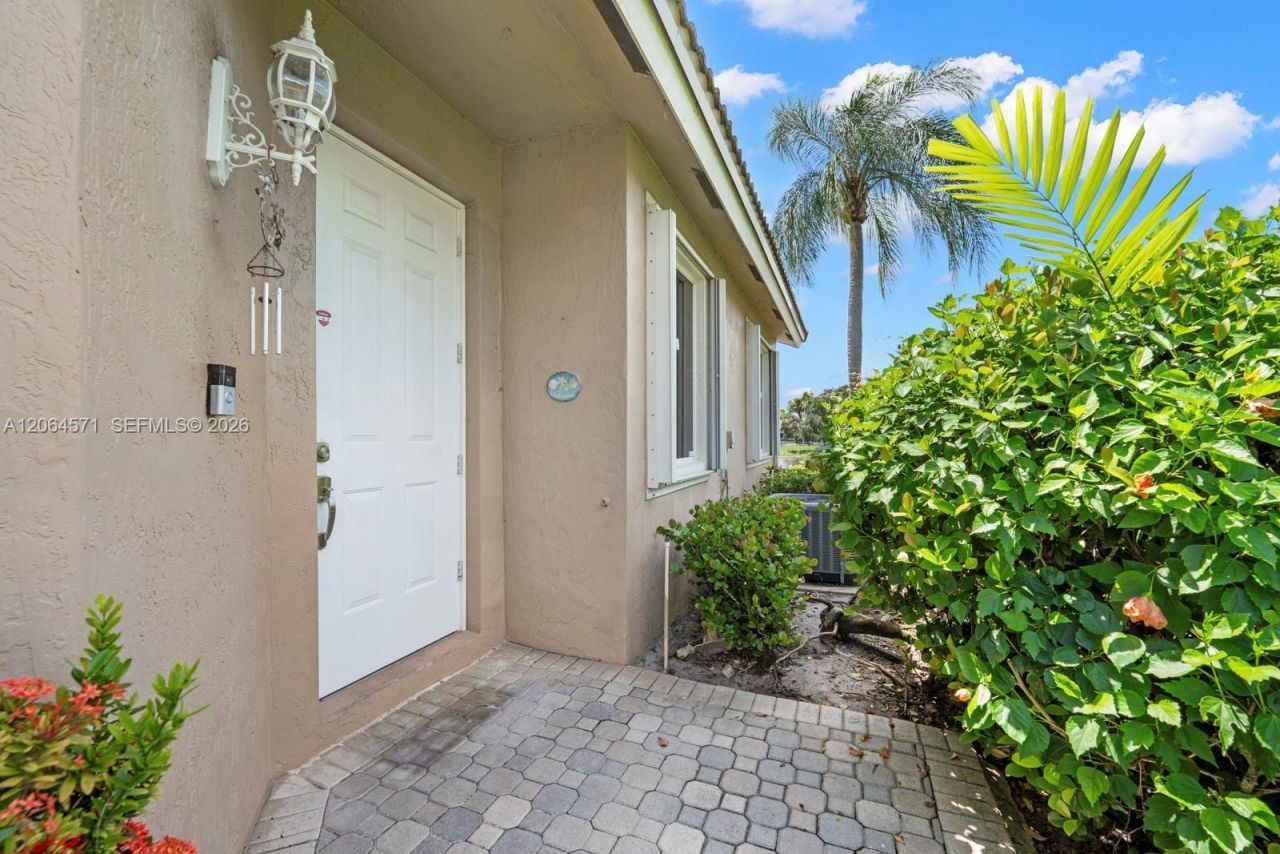 15890 SW 12th St, Pembroke Pines, FL 33027 Photo