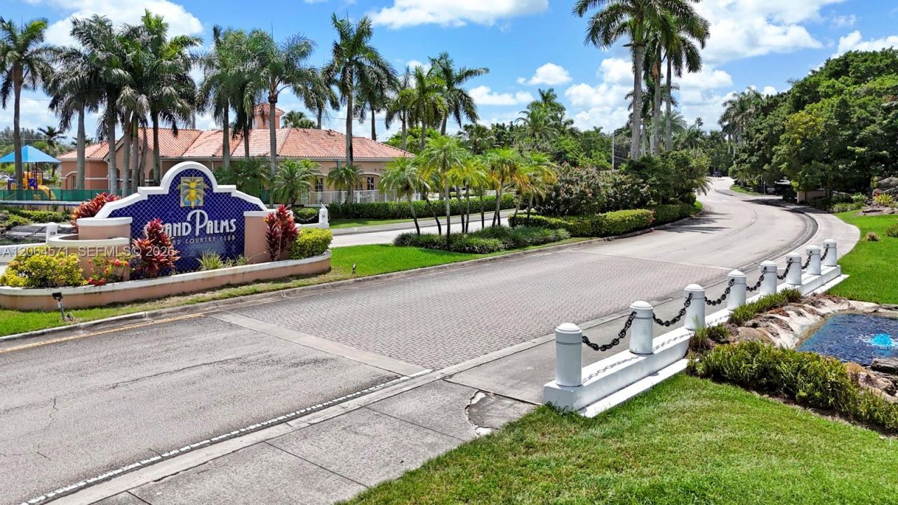 15890 SW 12th St, Pembroke Pines, FL 33027 Photo