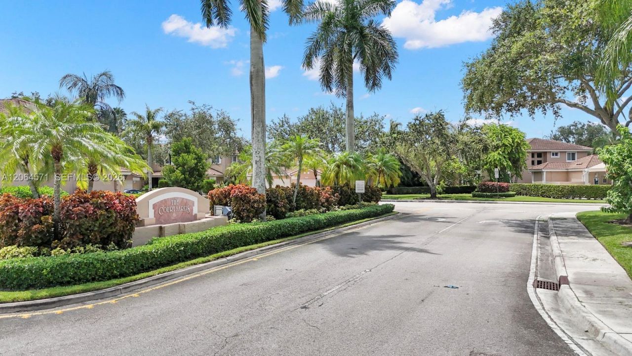 15890 SW 12th St, Pembroke Pines, FL 33027 Photo