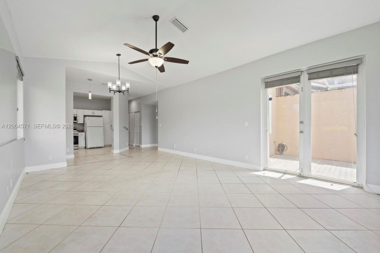 15890 SW 12th St, Pembroke Pines, FL 33027 Photo