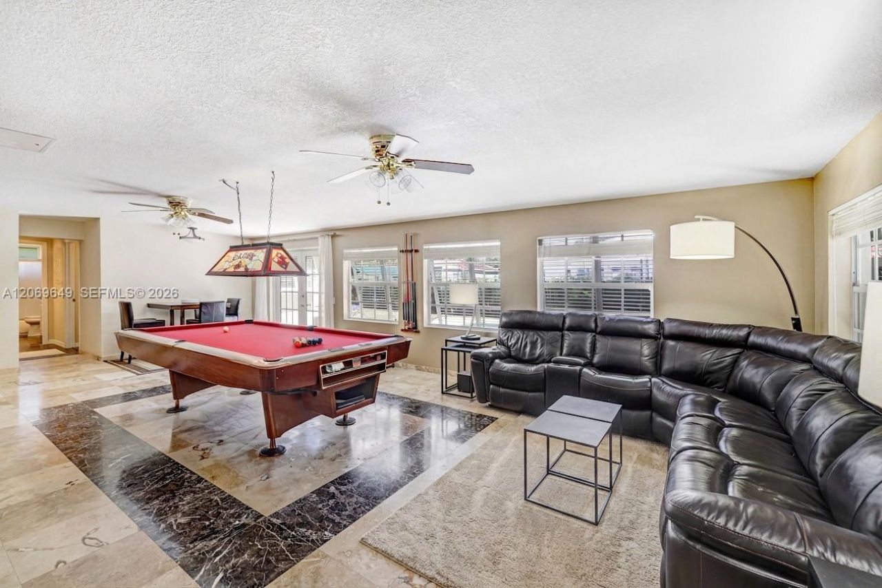940 NE 117th St, Biscayne Park, FL 33161 Photo