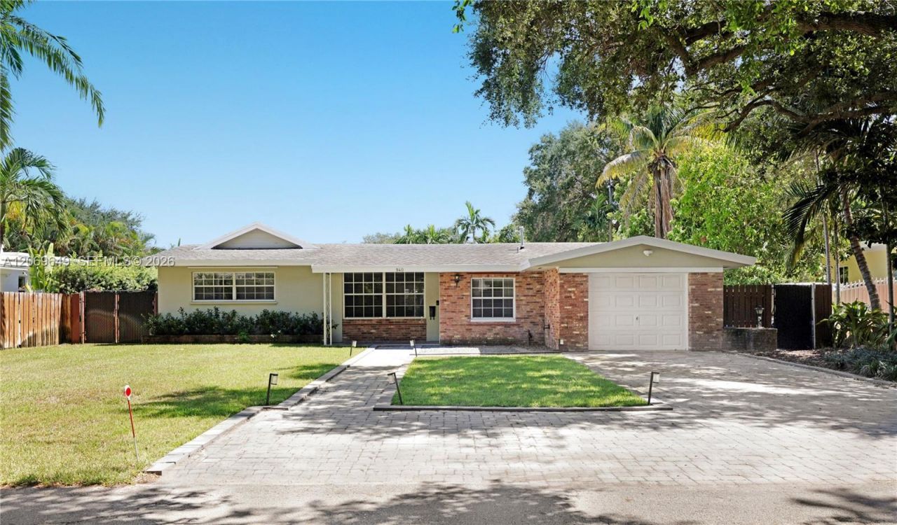 940 NE 117th St, Biscayne Park, FL 33161 Photo