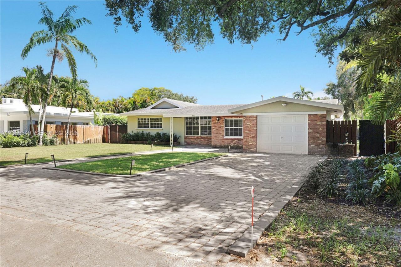 940 NE 117th St, Biscayne Park, FL 33161 Photo