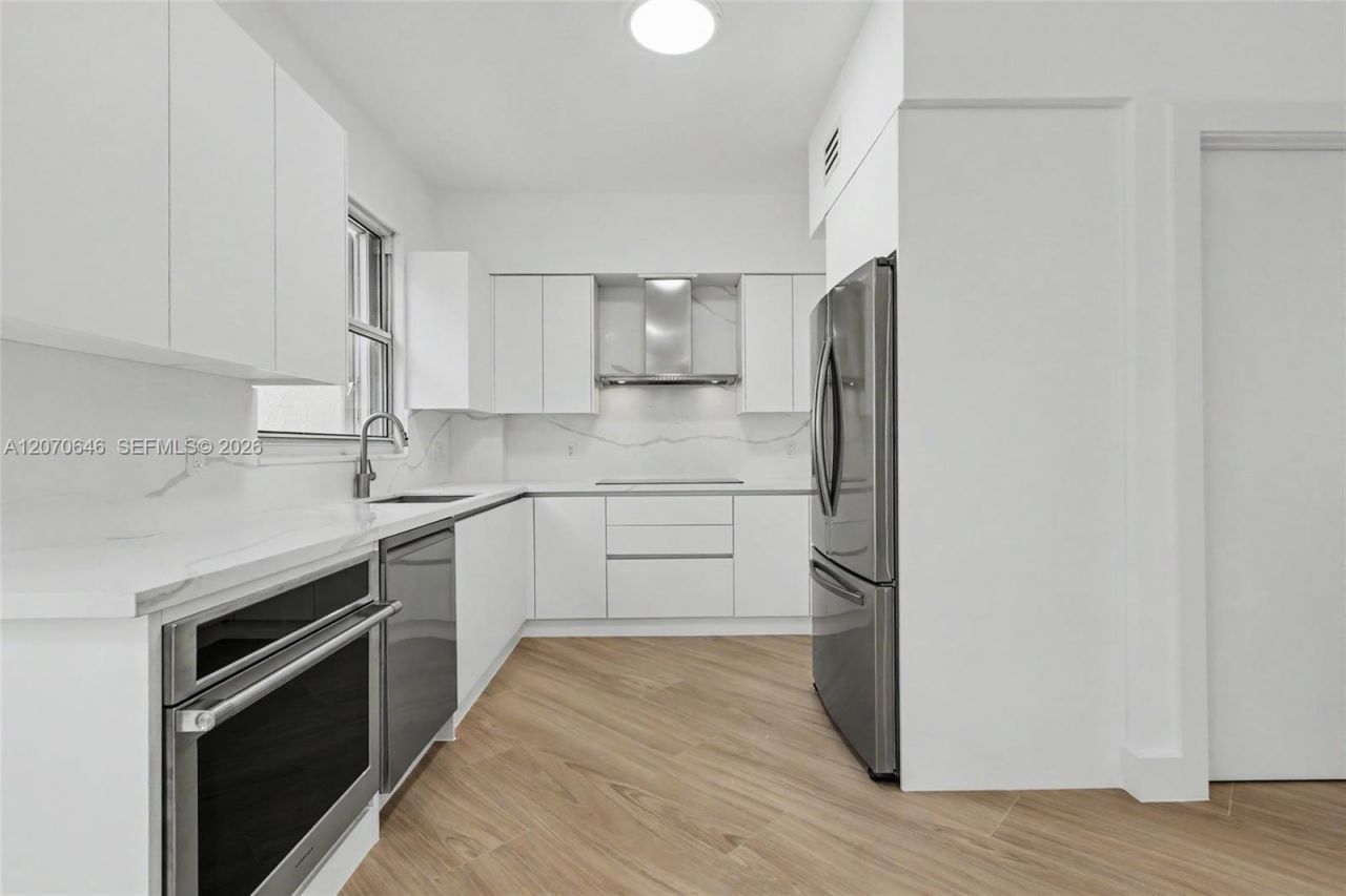 731 Crandon Blvd , Unit 208, Key Biscayne, FL 33149 Photo