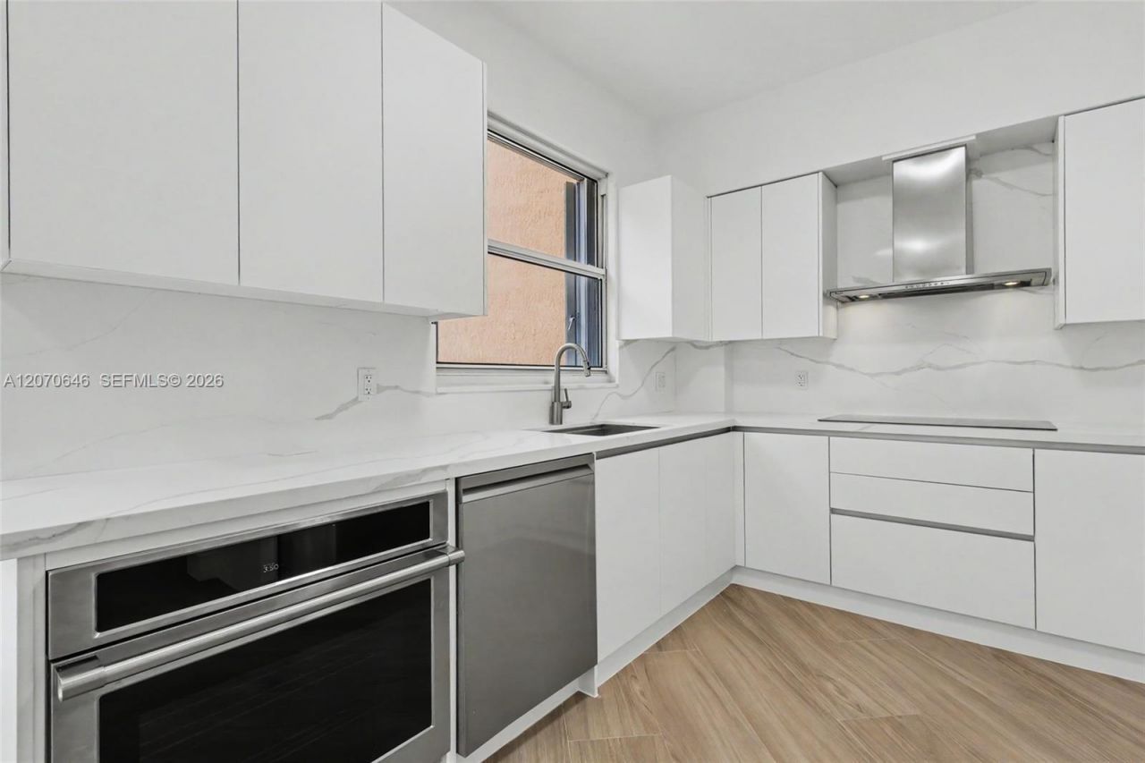 731 Crandon Blvd , Unit 208, Key Biscayne, FL 33149 Photo
