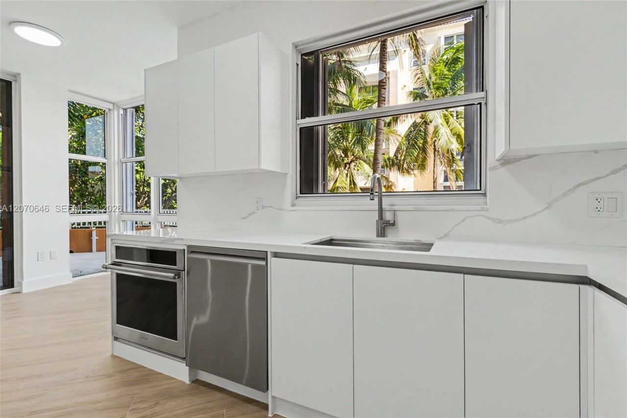 731 Crandon Blvd , Unit 208, Key Biscayne, FL 33149 Photo