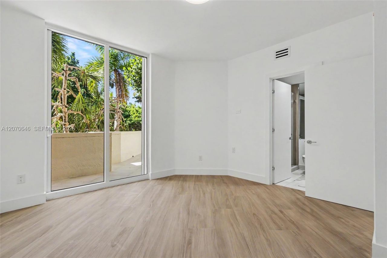 731 Crandon Blvd , Unit 208, Key Biscayne, FL 33149 Photo