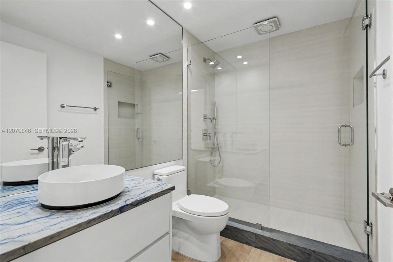 731 Crandon Blvd , Unit 208, Key Biscayne, FL 33149 Photo