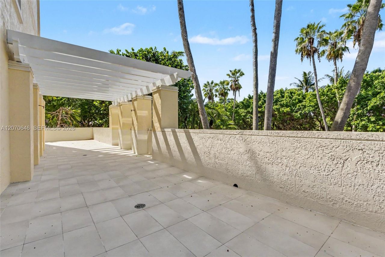 731 Crandon Blvd , Unit 208, Key Biscayne, FL 33149 Photo