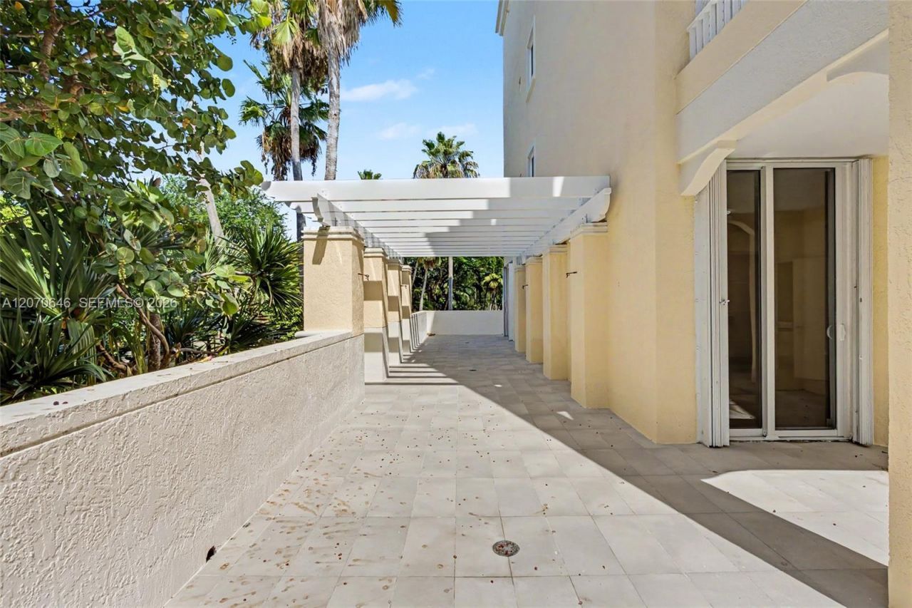 731 Crandon Blvd , Unit 208, Key Biscayne, FL 33149 Photo
