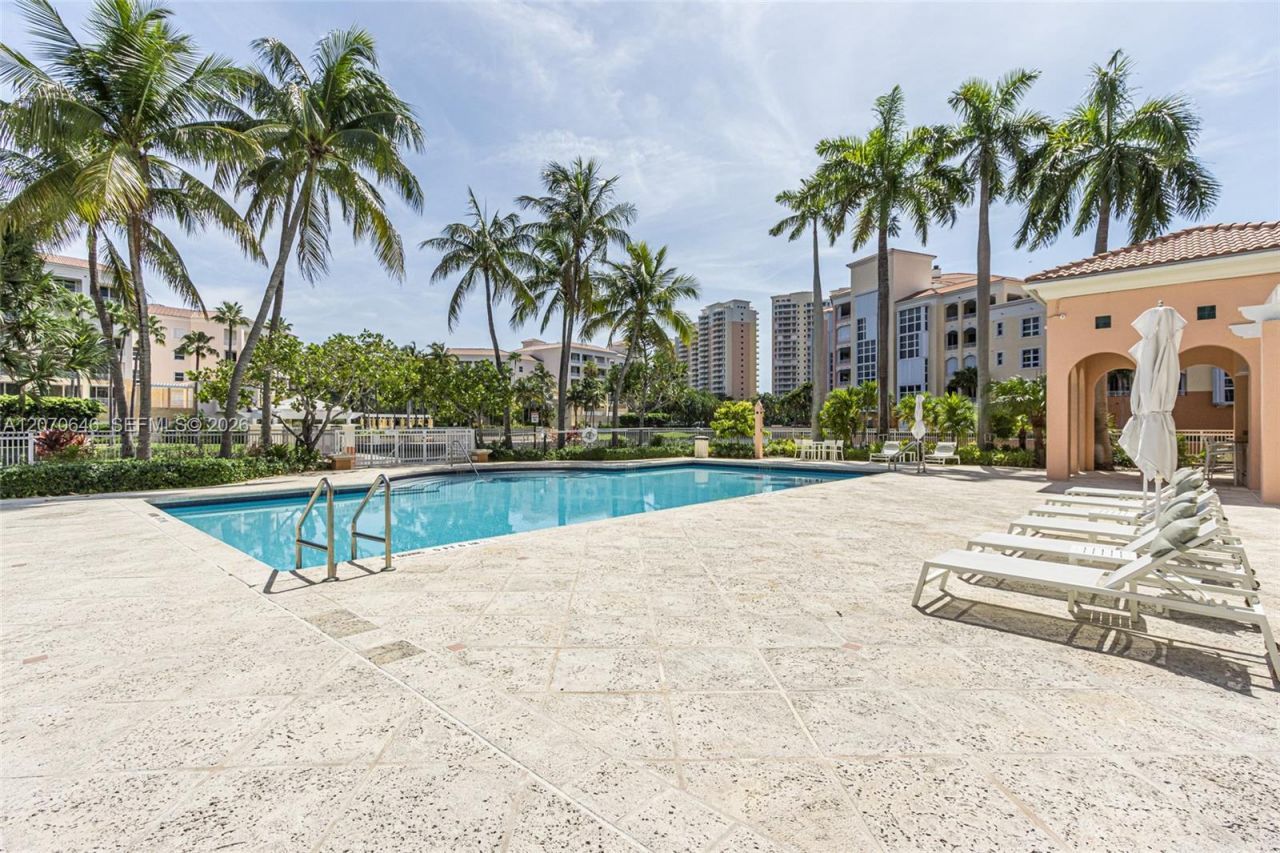 731 Crandon Blvd , Unit 208, Key Biscayne, FL 33149 Photo