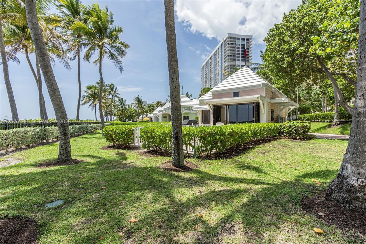 731 Crandon Blvd , Unit 208, Key Biscayne, FL 33149 Photo