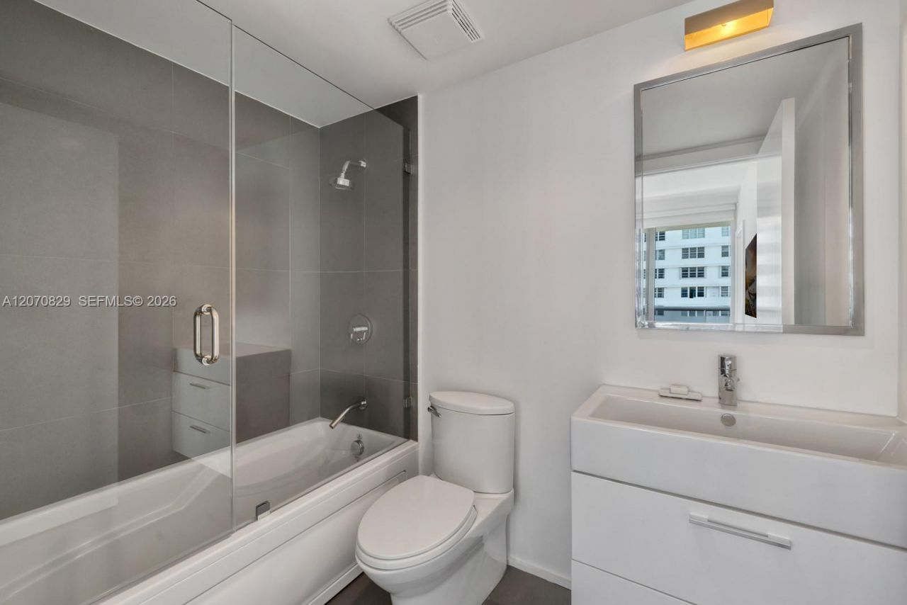 5875 Collins Ave, Unit 1102, Miami Beach, FL 33140 Photo