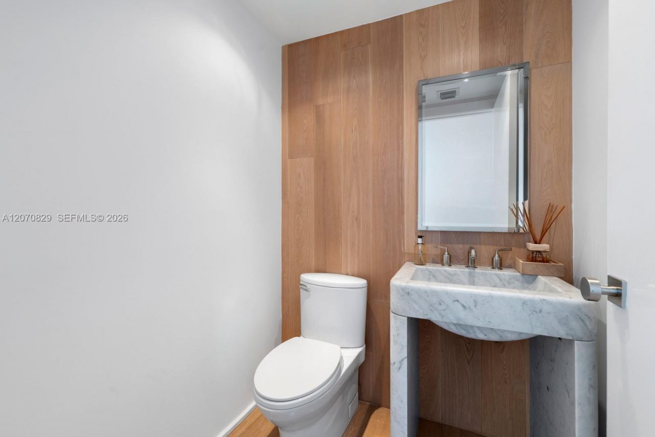 5875 Collins Ave, Unit 1102, Miami Beach, FL 33140 Photo
